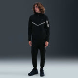 Nike Tech
Men's Full-Zip Fleece Windrunner Jacket with Reflective Design Accent