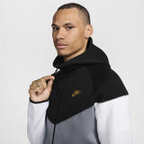 Nike Sportswear Tech Fleece Windrunner
Men's Full-Zip Hoodie