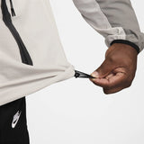 Nike Tech
Men's Woven Jacket