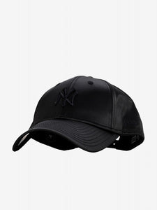 New Era New York Yankees 9FORTY Satin Black Cap For Women
