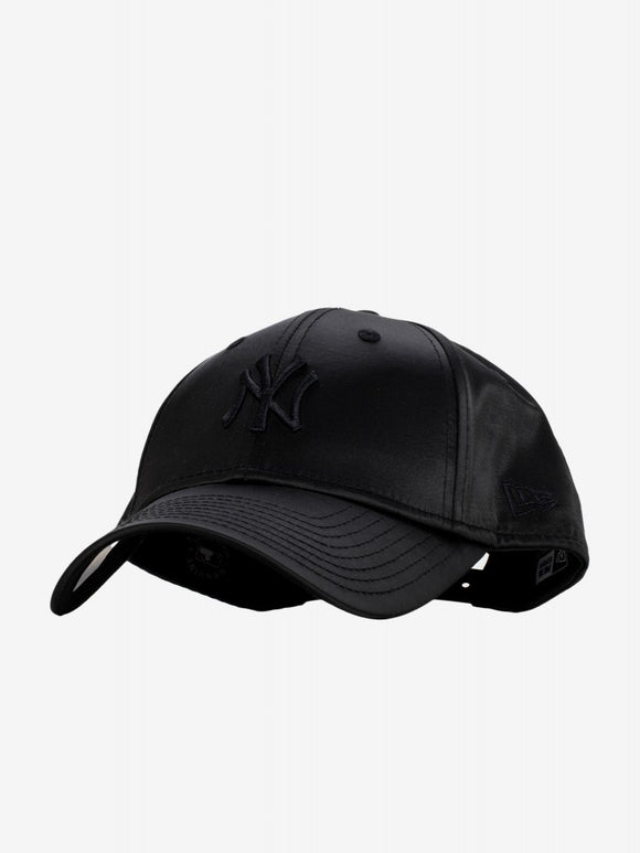 New Era New York Yankees 9FORTY Satin Black Cap For Women
