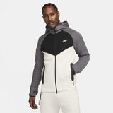 Nike Sportswear Tech Fleece Windrunner
Men's Full-Zip Hoodie