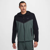 NIKE SPORTSWEAR BLUE BLACK WINDRUNNER JACKET