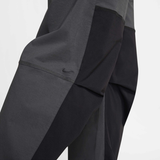 Nike Tech
Men's Woven Oversized Trousers