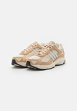 adidas Originals RESPONSE CL UNISEX - Trainers - sand strata/off-white/magic beige