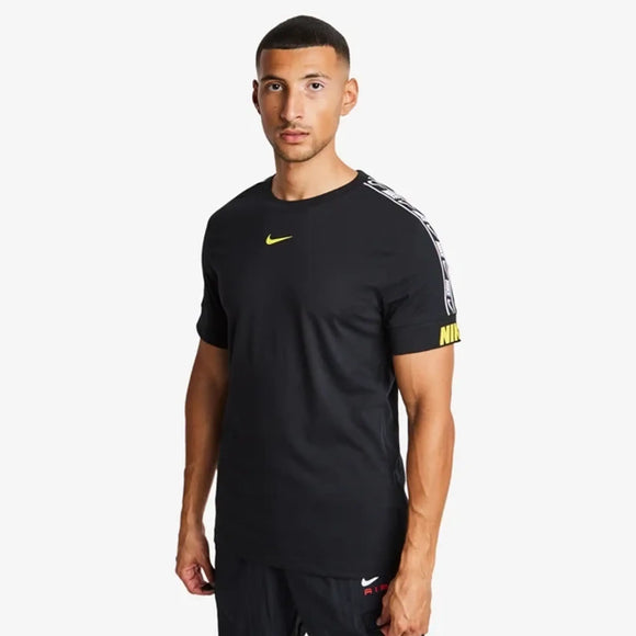 Nike Repeat Men T-Shirts -