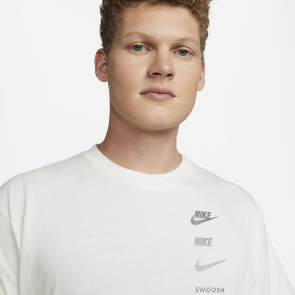 Nike Sportswear Standard Issue Men's T-Shirt