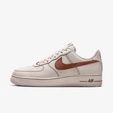 Nike Sportswear AIR FORCE 1 - Trainers - ivory/saddle brown