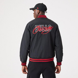 New Era - NBA Chicago Bulls Script Bomber Jacket Colour: Black