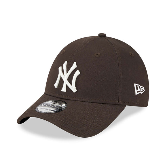 New York Yankees League Essential Brown 9FORTY Adjustable Cap