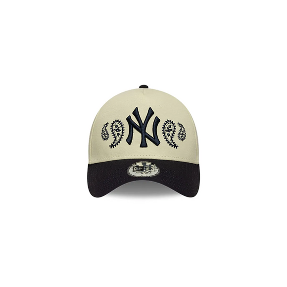 Gorra New York Yankees MLB Paisley 9FORTY Ajustable Blanco New Era