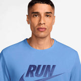 NIKE RUN ENERGY MILER T-SHIRT UNIVERSITY BLUE