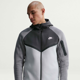 Nike Tech
Men's Fleece Windrunner Full-Zip Jacket