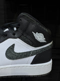 GRADE SCHOOL AIR JORDAN 1 MID SE
