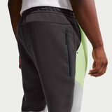 Nike Tech
Men's Fleece Joggers