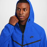 Nike Tech
Men's Woven Jacket