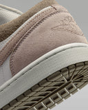 Air Jordan 1 Low
Men's Shoes