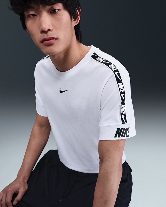 Nike Sportswear Repeat Men's T-Shirt