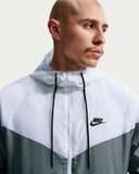 Nike Sportswear Windrunner
Men's Hooded Jacket