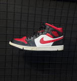 baskets Air Jordan 1 Mid "Bred Toe"