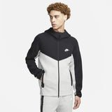 Nike Sportswear Tech Fleece Windrunner
Men's Full-Zip Hoodie