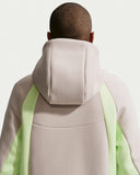 Nike Tech
Men's Colour-Block Full-Zip Fleece