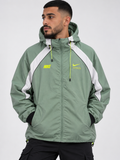 Nike Tech
Men’s Jacket and Top