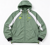 Nike Tech
Men’s Jacket and Top
