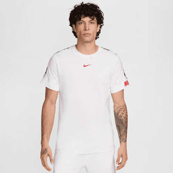 Nike Sportswear Swoosh