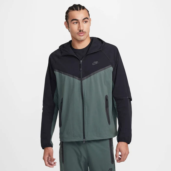Nike Tech Men's Woven Jacket -