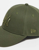 New Era NY Yankees 9forty cap in khaki