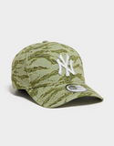 New Era MLB New York Yankees Tiger Print Trucker Cap