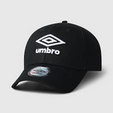 Umbro Stacked 3d Basic Cap in Black for Men