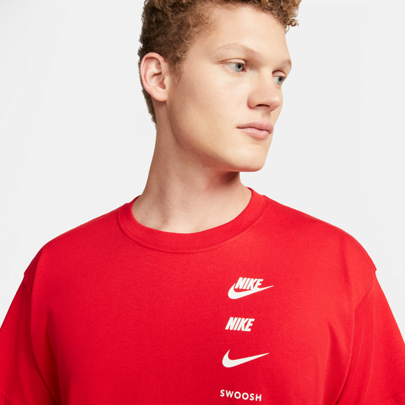 Nike Sportswear Standard Issue Men's T-Shirt