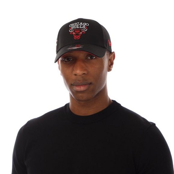New Era Mens 9FORTY CHICAGO BULLS Trucker Cap - Black