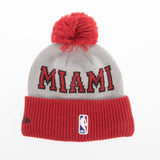 New Era Miami Heat NBA Tip Off Bobble Knit Hat in Black