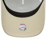 New Era 9FORTY Trucker Cap MLB New York Yankees Patch light beige