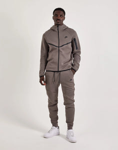 Nike Tech Fleece ensemble pack
